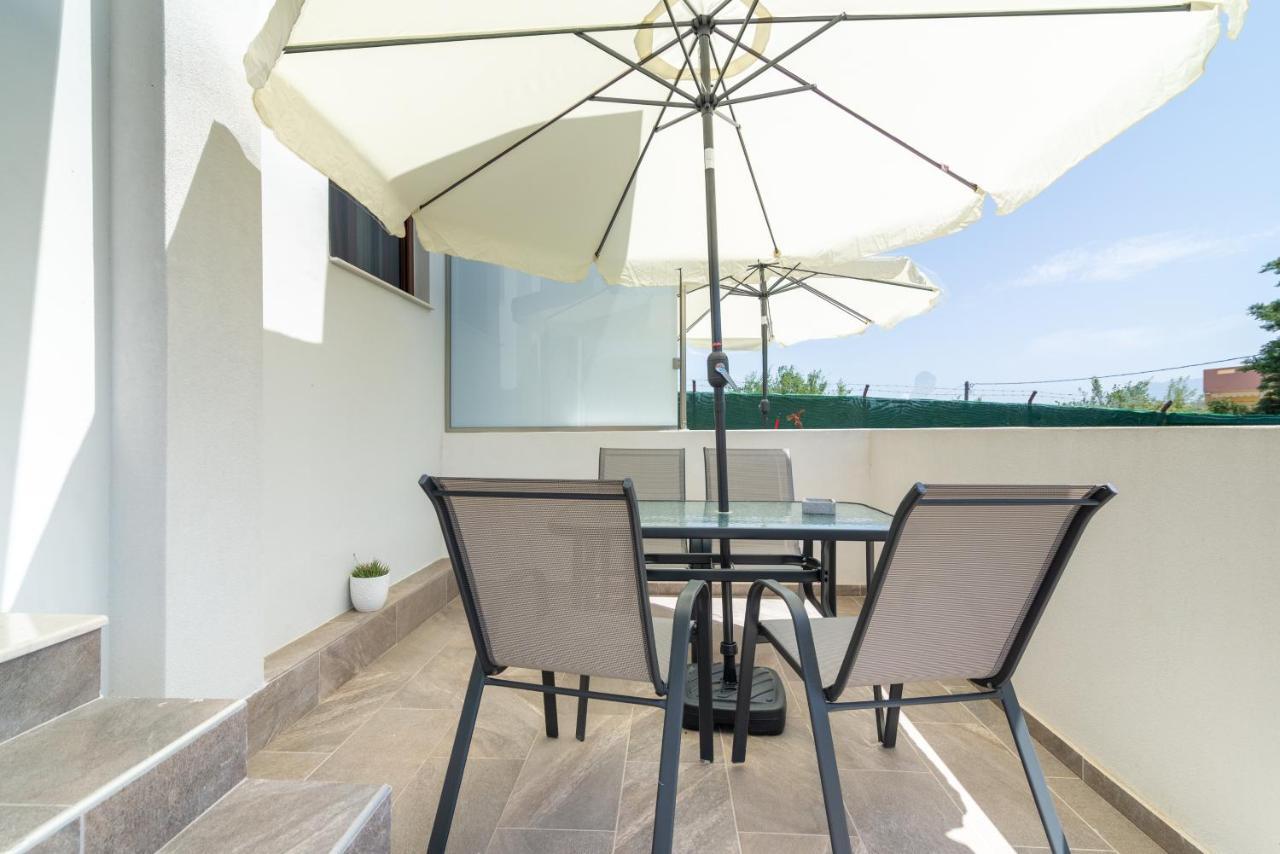 Cozy House With Pool Near Beach Gazi Екстериор снимка